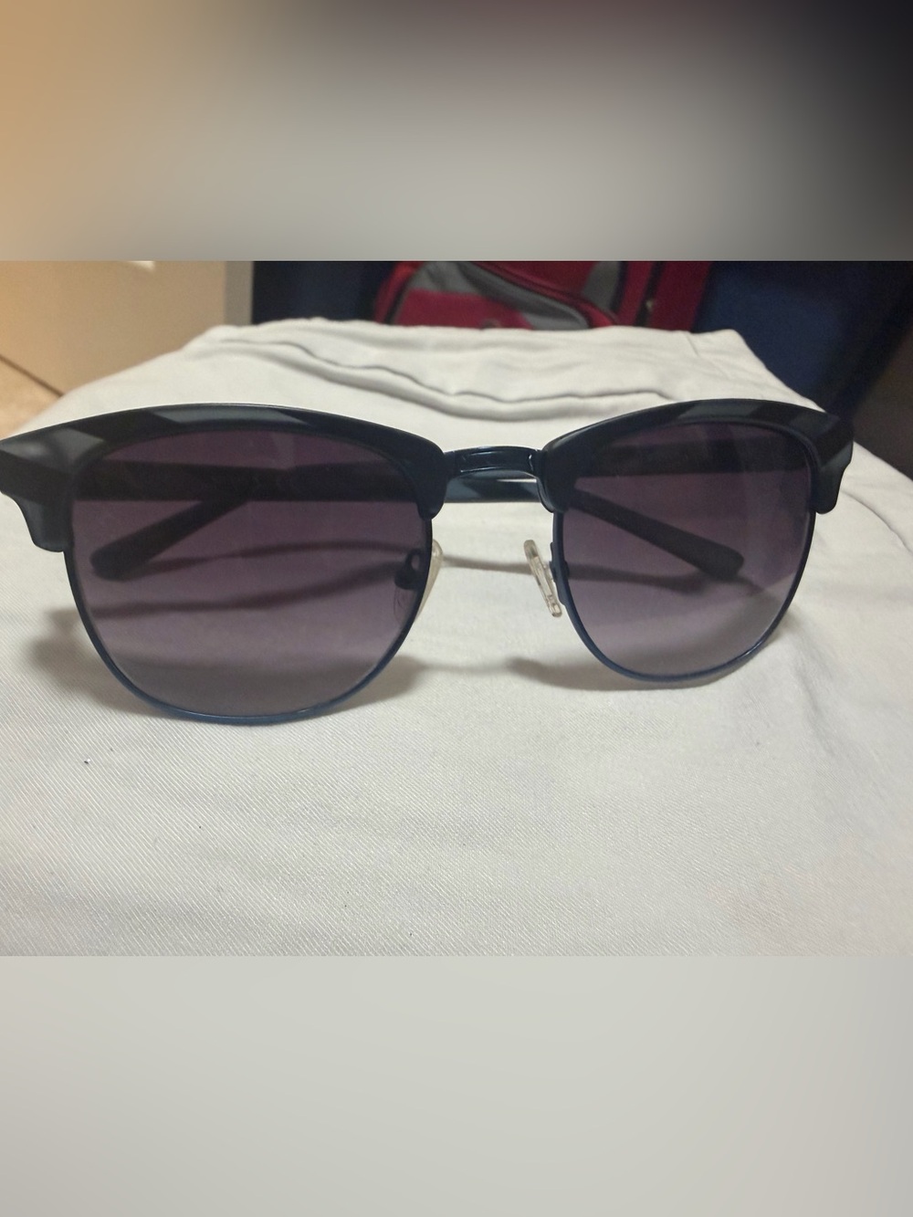Classic Sunglasses with Gradient Lenses